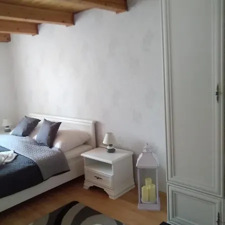 Hajni Vendeghaz Villa *