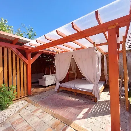 Hajni Vendeghaz * Kisapati